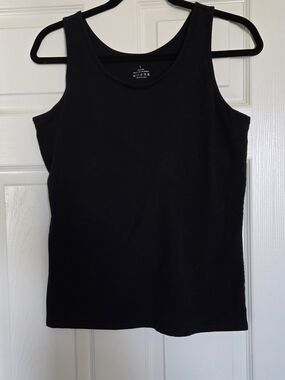 Amazon Essentials Women’s Black Scoop Neck Tank Top